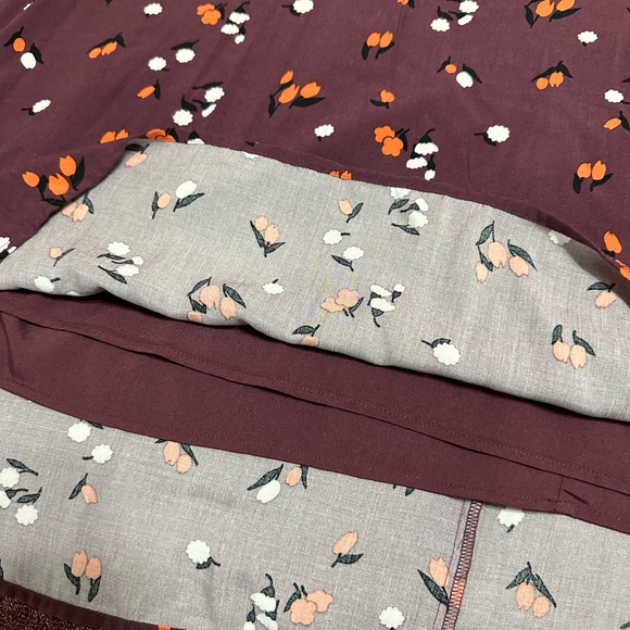 ANN TAYLOR Floral Print Puff Sleeve Swing Shift Dress
Small Burgundy NWT - Picture 7 of 8